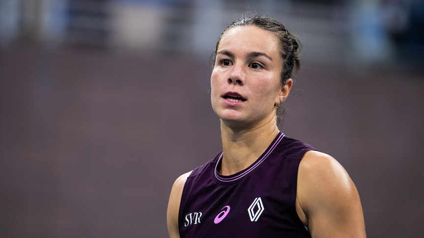 French young gun has racquet-smashing meltdown, defending champs advance
