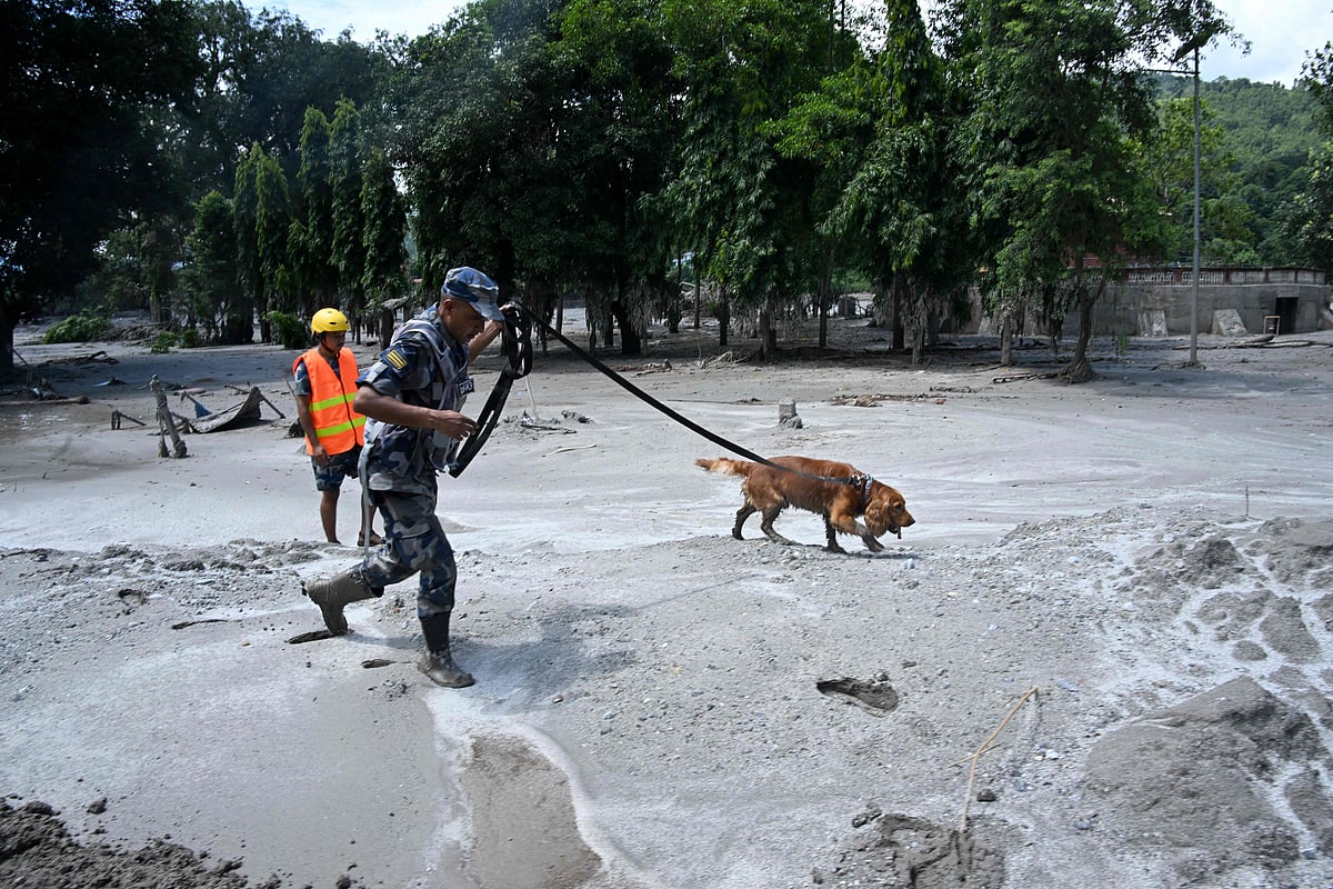 Fresh flood warnings for disaster-hit Nepal and Tibet, 1,400 still missing