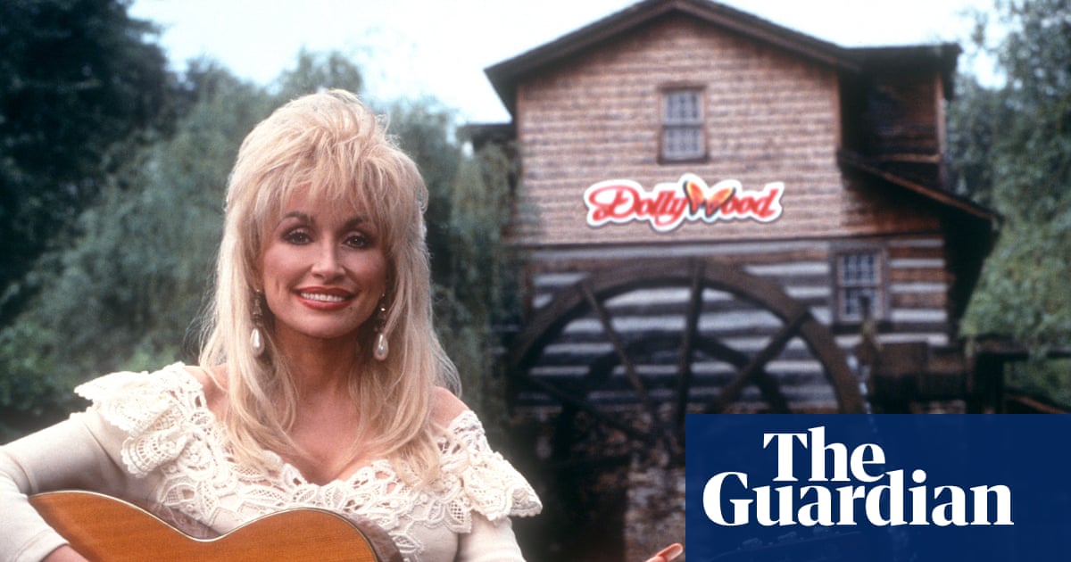 ‘It’s sad to lose a really nice person’: mourners flock to Dollywood after death of Dolly Parton