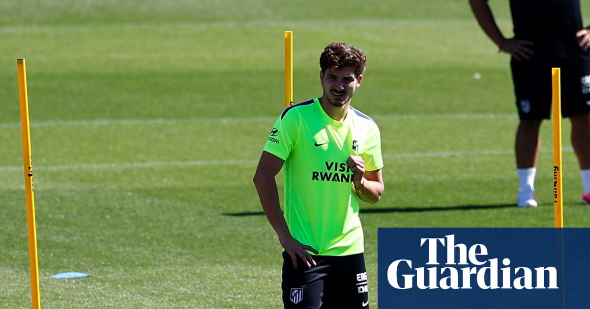 Arsenal trying to lure Julián Alvarez after agreeing deals to sell Martinelli and Jesus