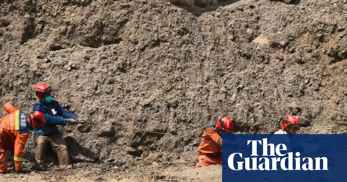 Border area between Nepal and China where 33 Australians are missing still almost entirely cut off