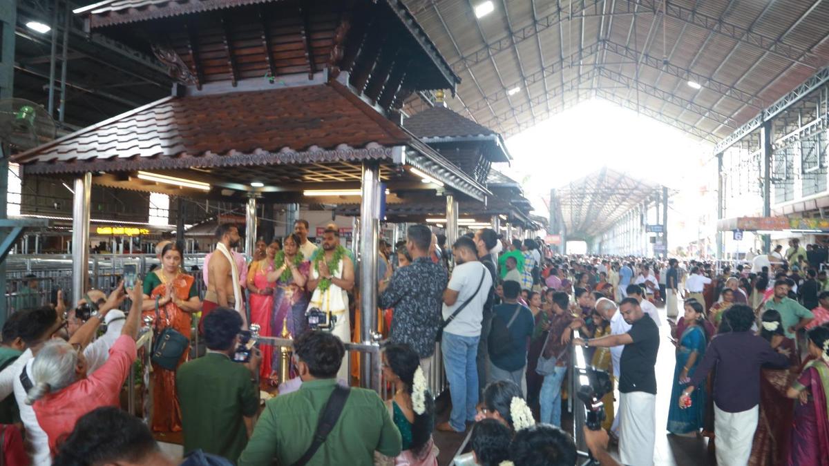 Wedding carnival in Keralam’s Guruvayur: 367 couples tie the knot in a single day