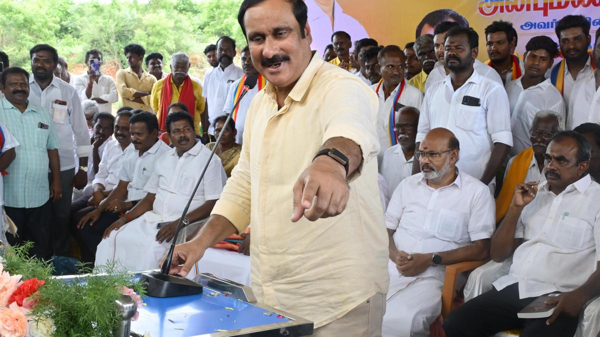 Create a large reservoir in Parandur: Anbumani