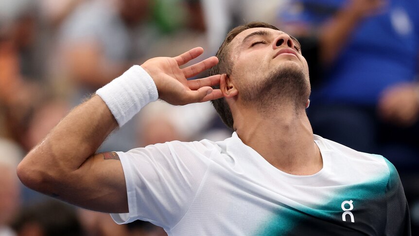 Fifth seed comes from behind to avoid another US Open boilover
