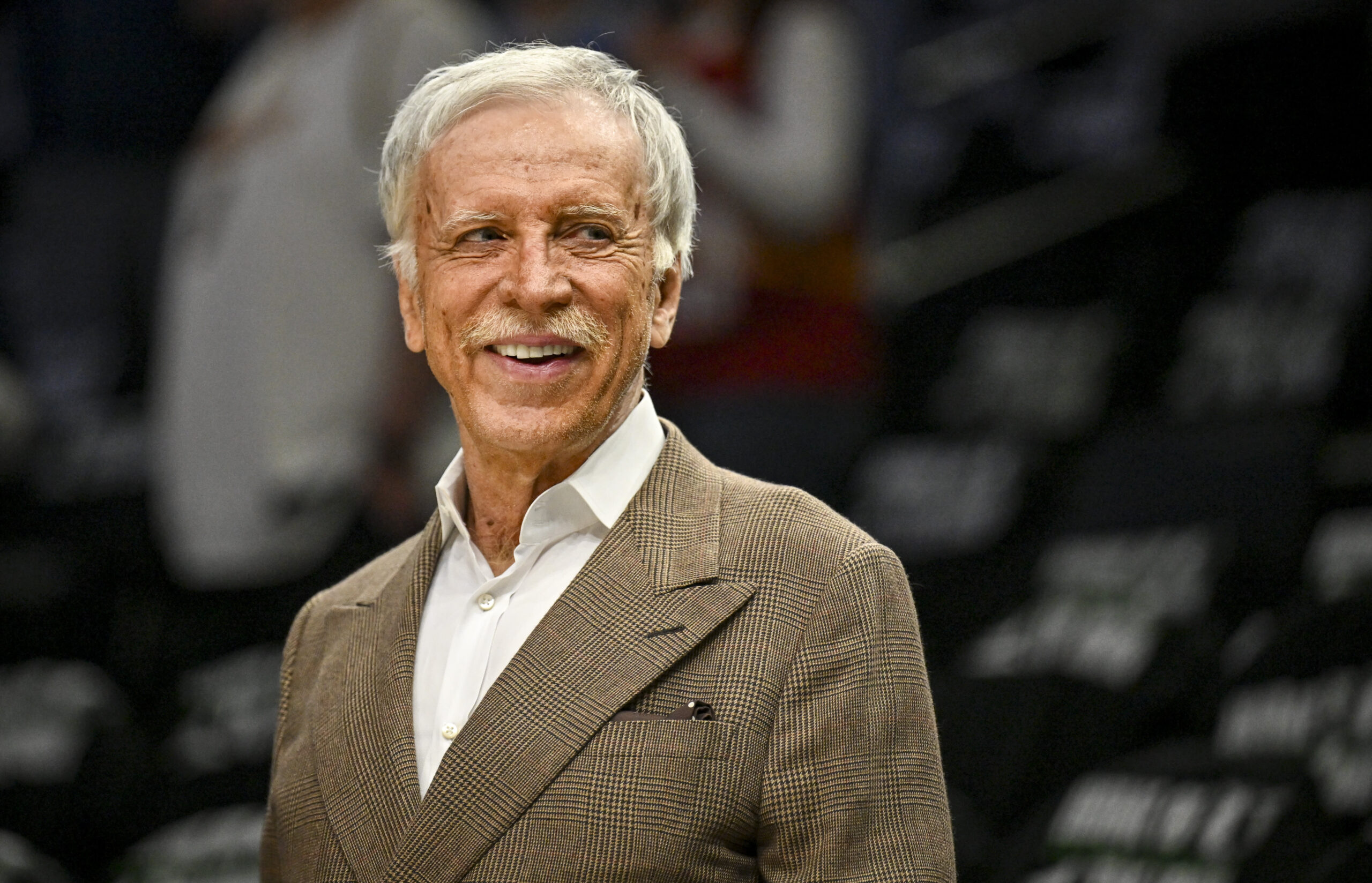 Stan Kroenke buys controlling stake in MLB's Los Angeles Angels
