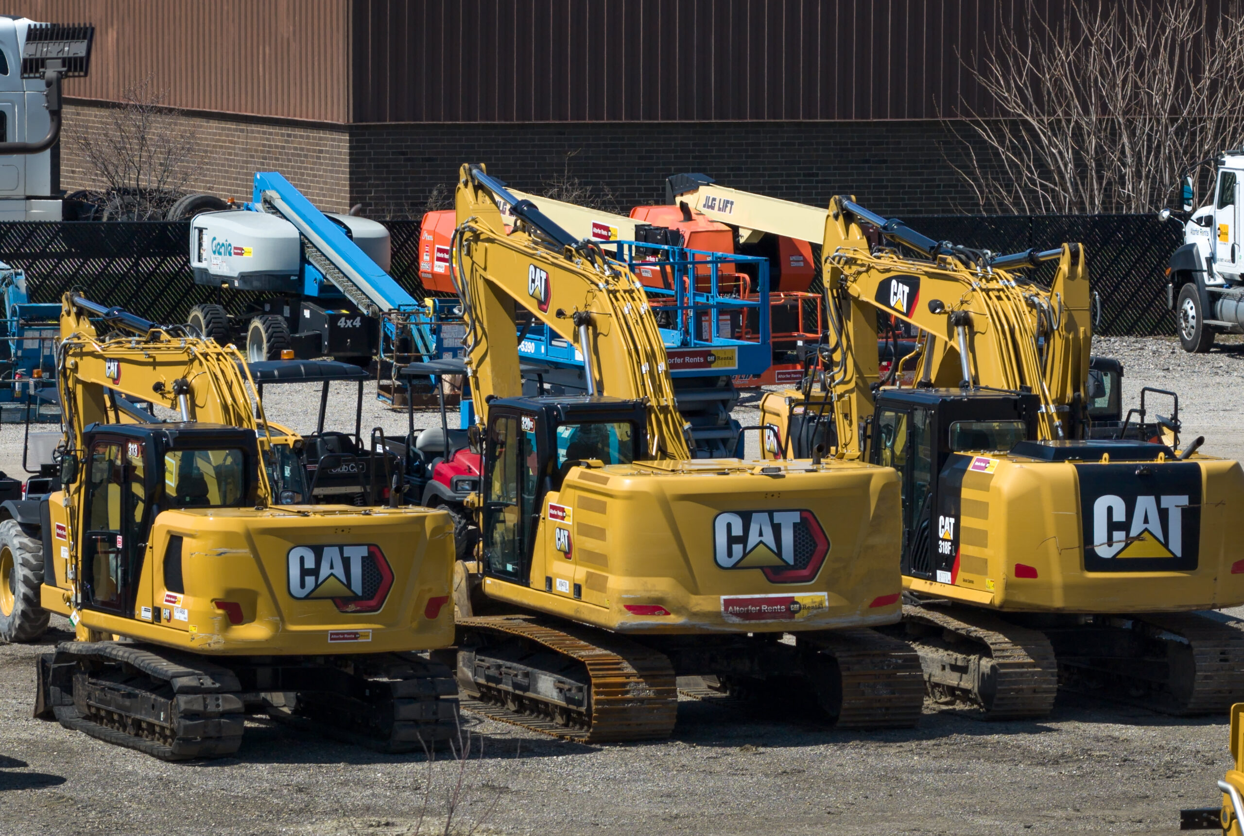 Time to start fading Caterpillar stock, says trader Tony Zhang