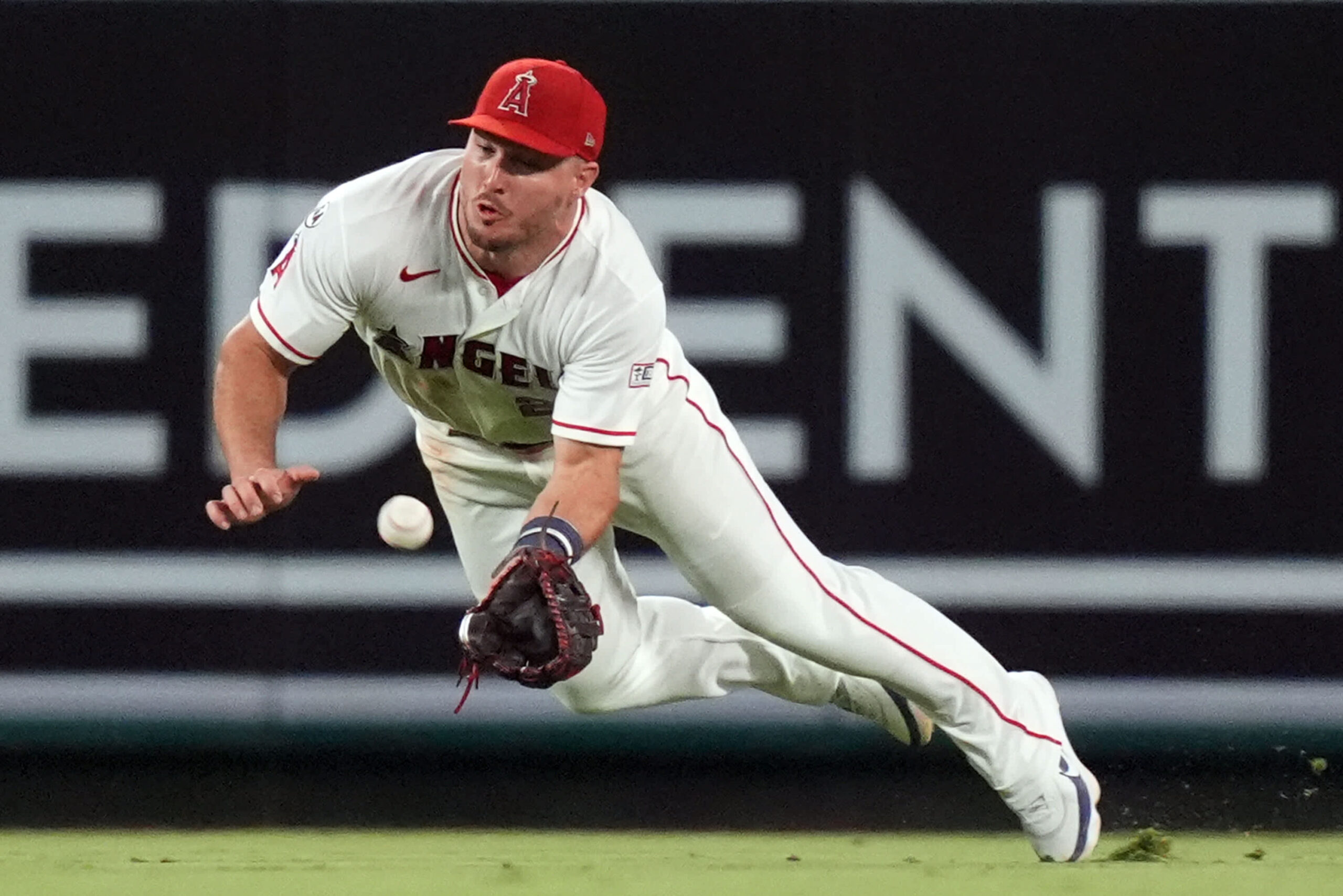 The Los Angeles Angels are being sold for a record $4 billion. Here's what every MLB team is now worth