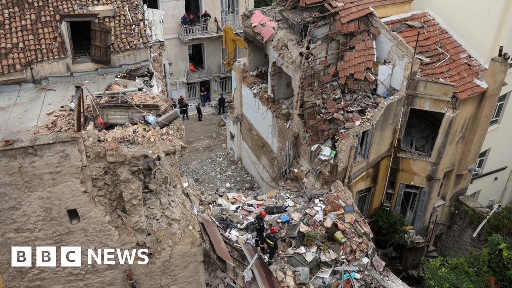 Athens explosion: Six dead in blast near Acropolis in Plaka district – BBC