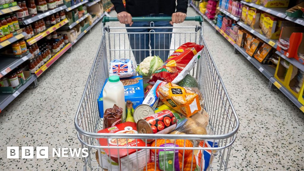 Can you eat ultra-processed foods and still be healthy? A dietitian analysed my weekly shop – BBC