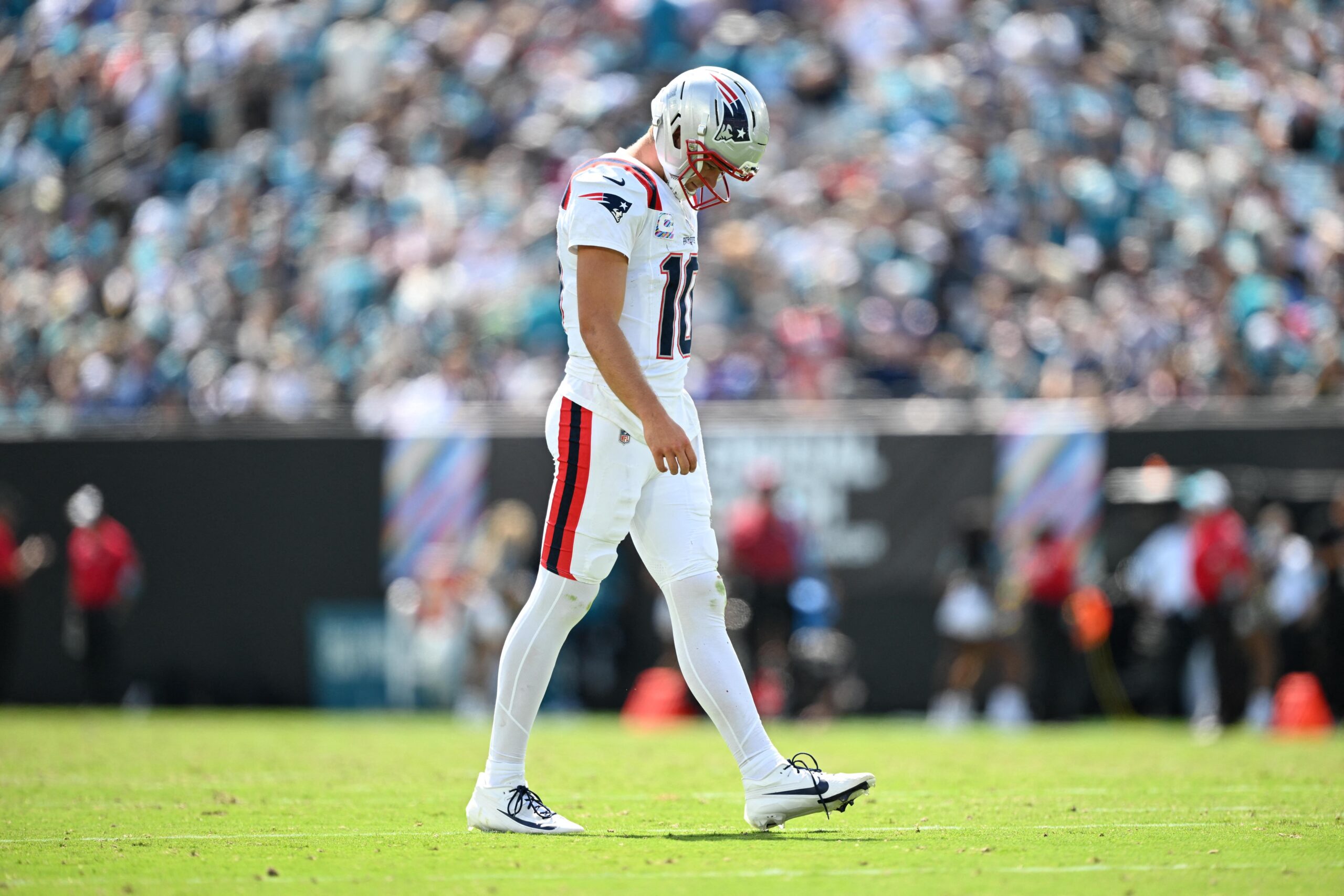 Patriots bench Drake Maye after 3-turnover outing against Jaguars – Pats Pulpit