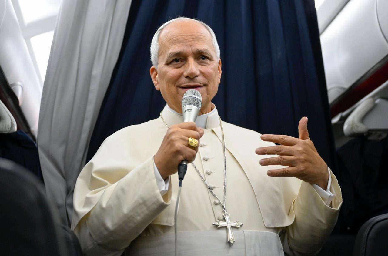 Pope: Wars are senseless; Russia and Ukraine should sit down to talk – Vatican News