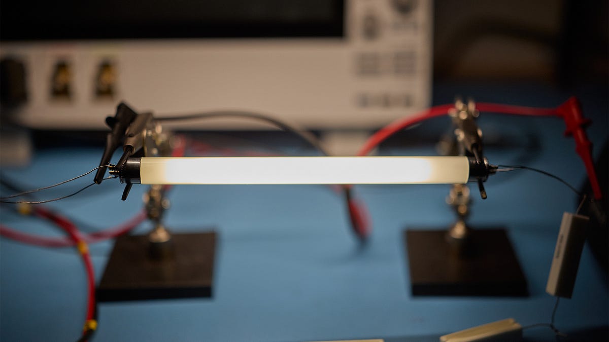 Fluorescent lamps (don't) have ears