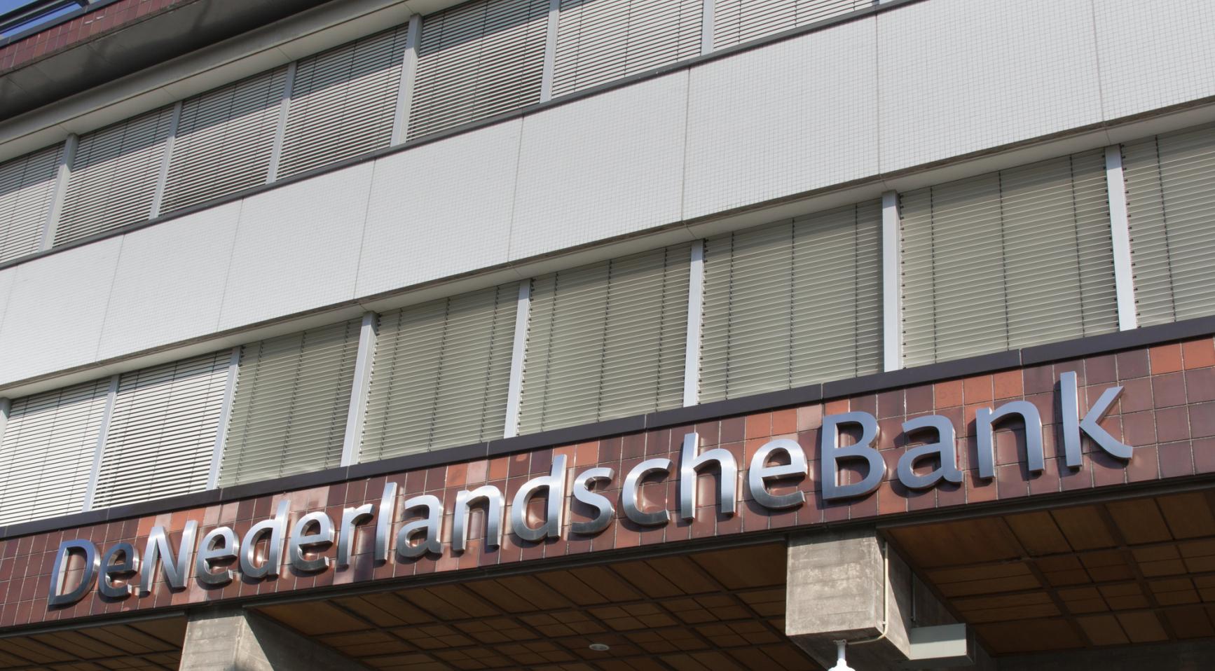 Dutch central bank moves share of gold from U.S., Canada to London