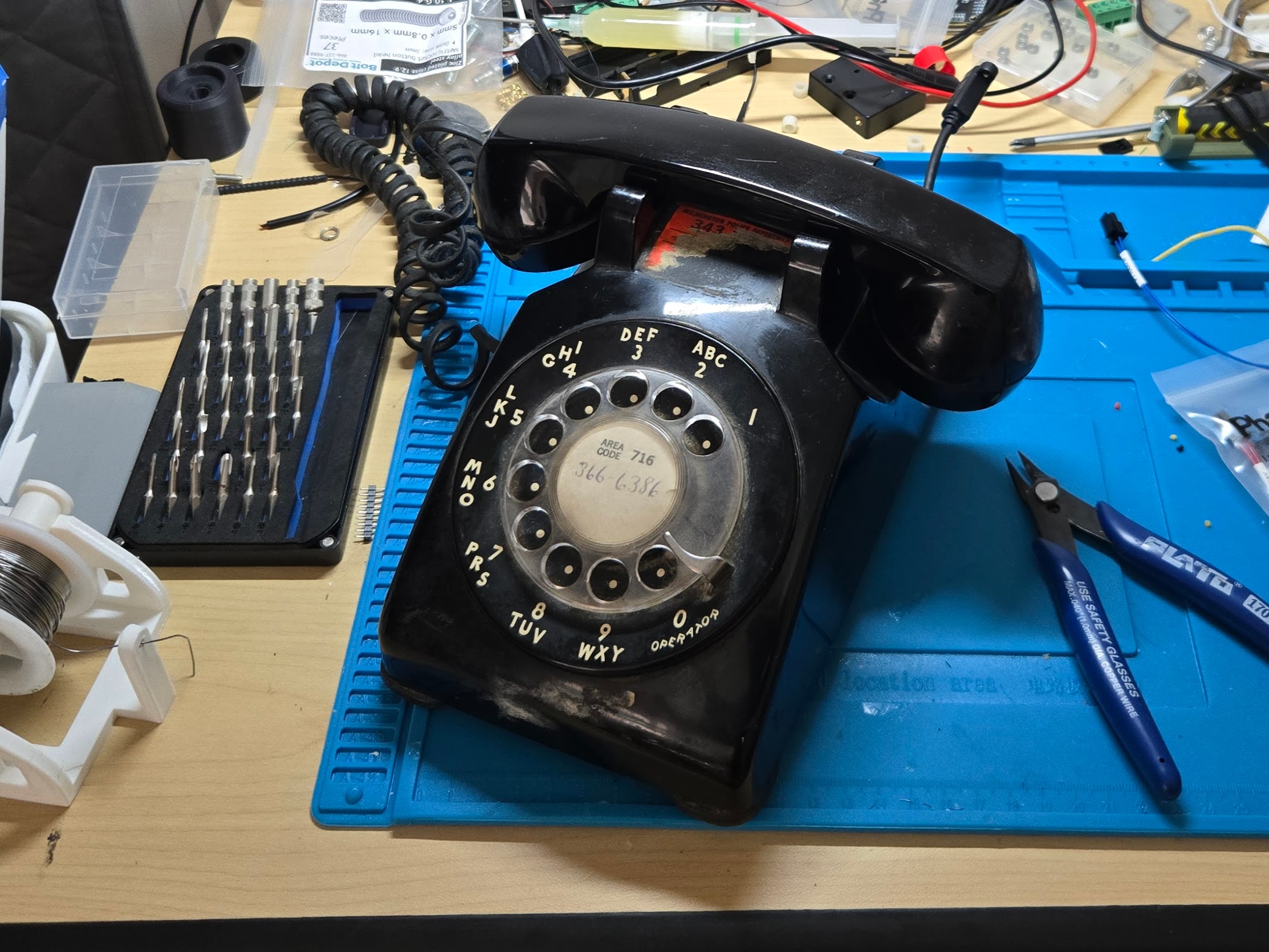 RotaryCell: Making an unmodified rotary phone work over LTE with an ESP32-S3