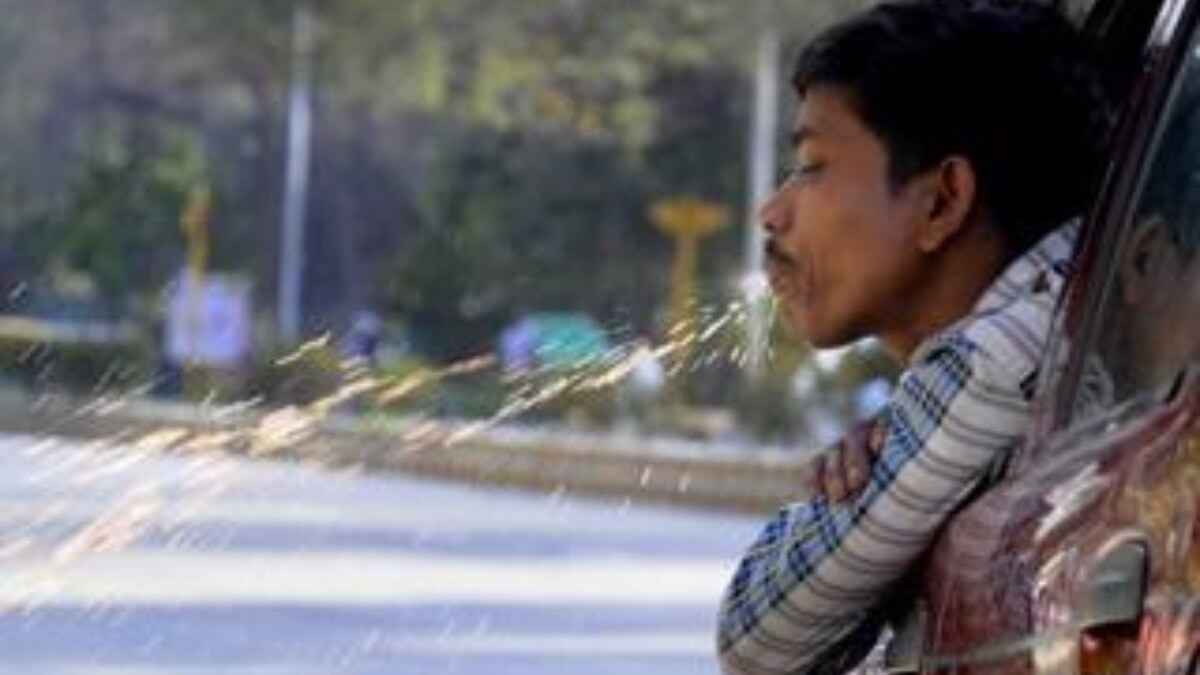 West Bengal imposes Rs 100 fine for spitting, Rs 200 for public urination