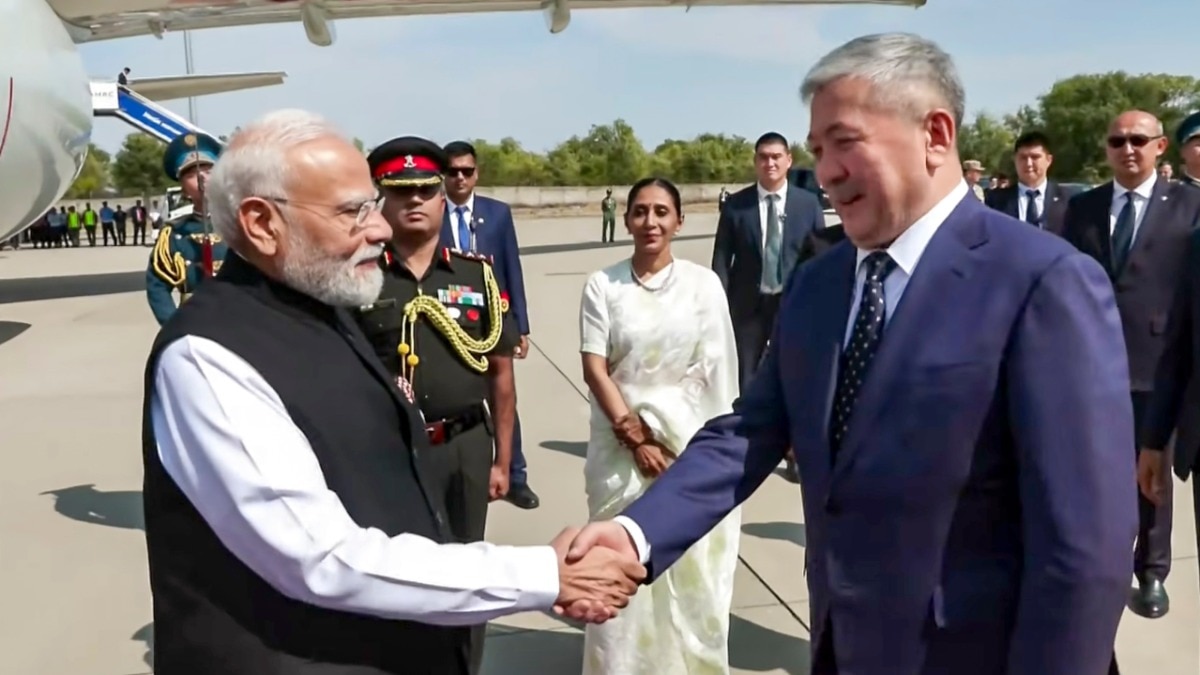 PM Modi gifts Mahabharata, santoor, Indian handicrafts to Central Asian leaders