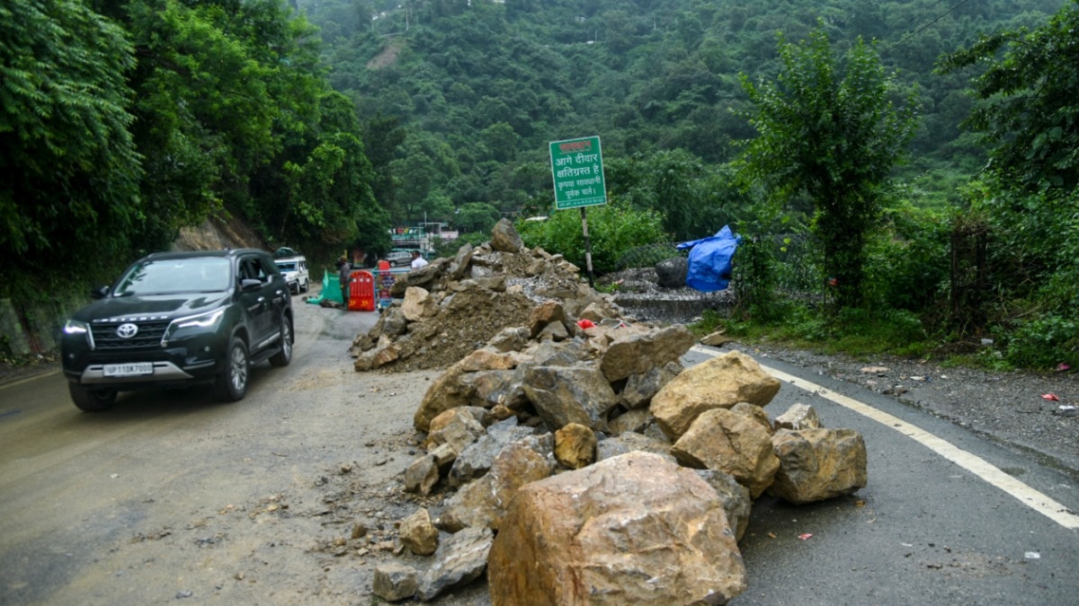 Uttarakhand rain fury kills 7, landslides block Dehradun-Mussoorie highway