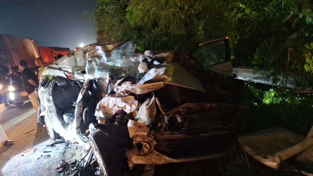 Six pilgrims killed after pick-up crashes into parked truck on Haryana expressway