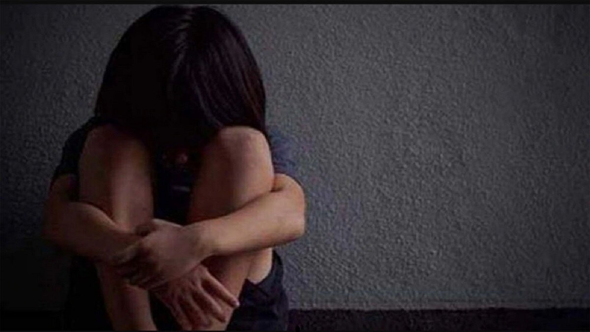 Minor girl says neighbour boy followed her, tried to hold her hand; families clash