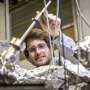 New nanostructure makes non-linear light conversion 72,000 times more efficient