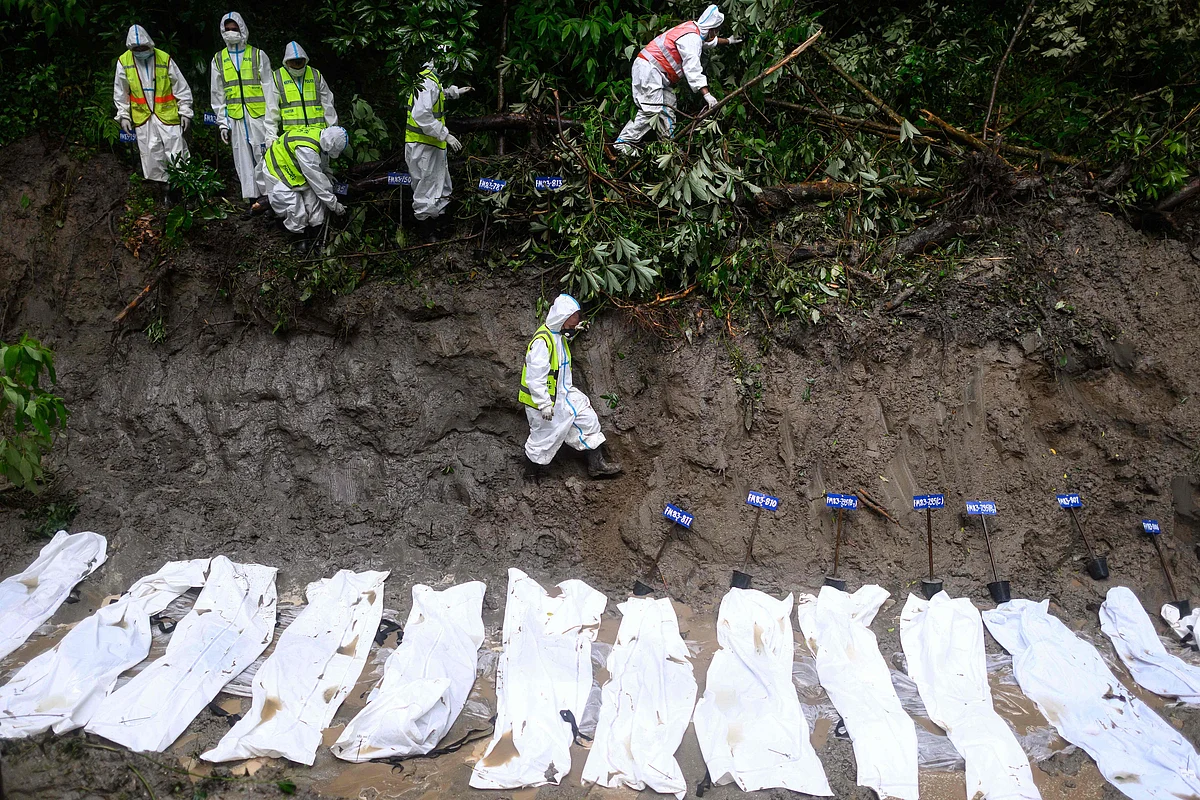 China-Nepal flood toll tops 1,000 as tunnel rescue offers last hope