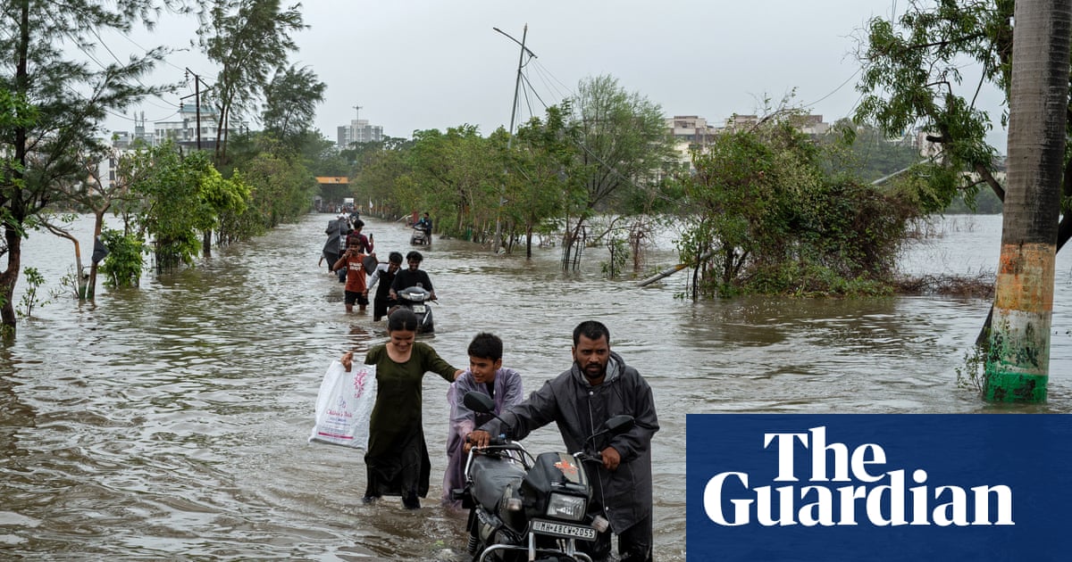 Global heating will hit at least 1.8C, UN warns, and there are ‘no good outcomes’