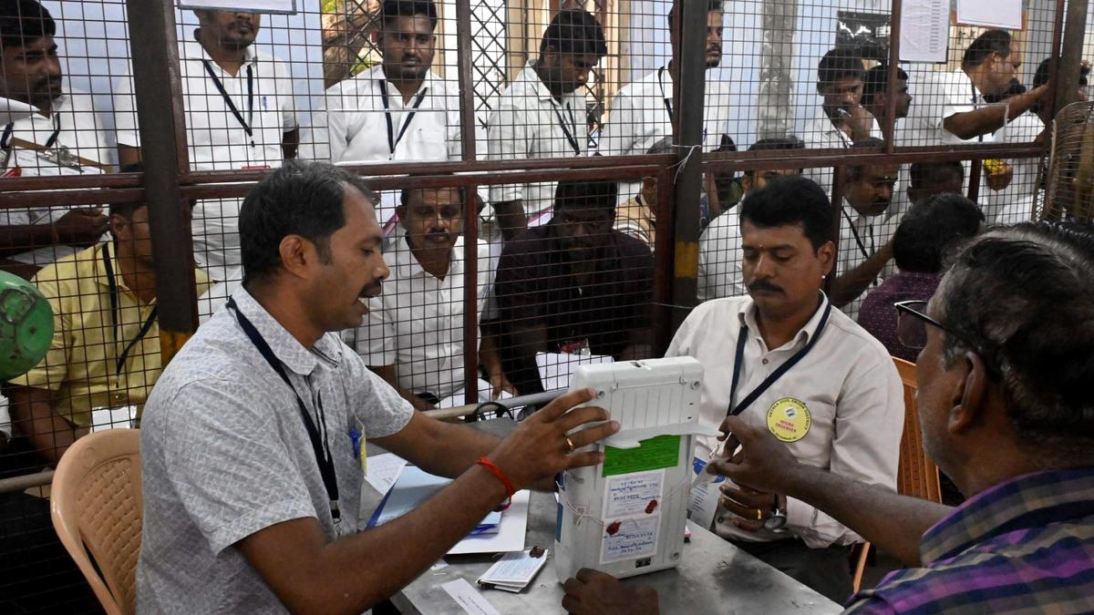 SC seeks Centre’s stand on use of totalisers in polls; EC warns against risks, flags public misapprehensions against EVMs