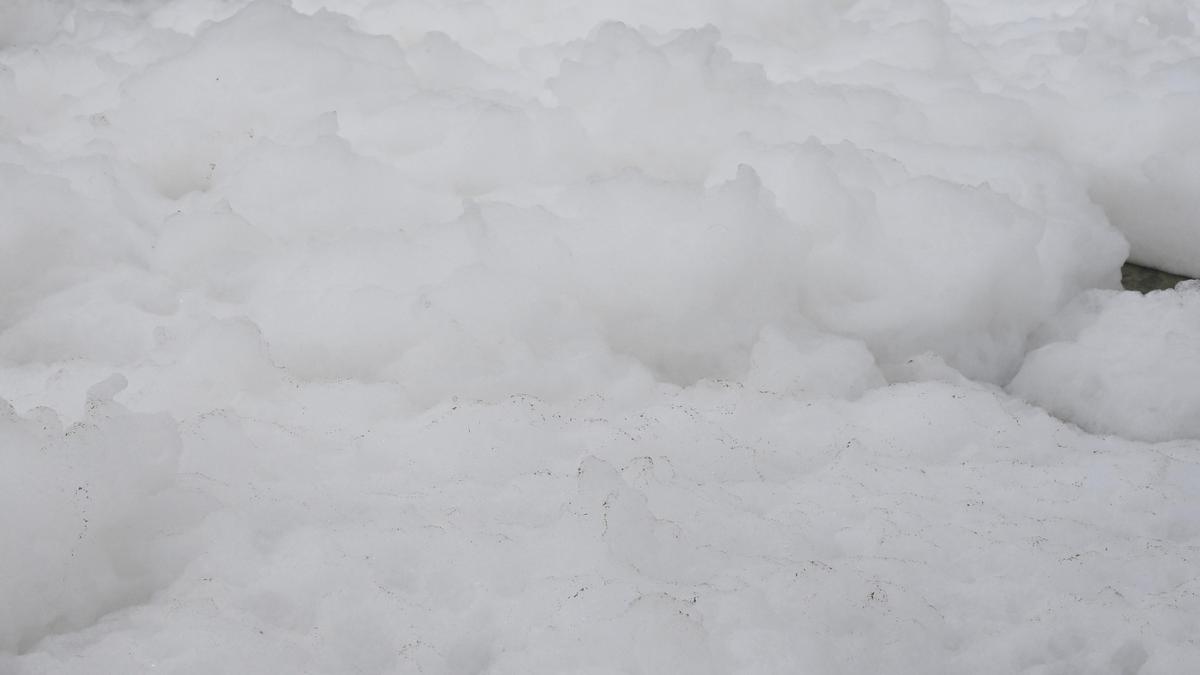 White froth appears on Periyar River near Edayar industrial area in Keralam