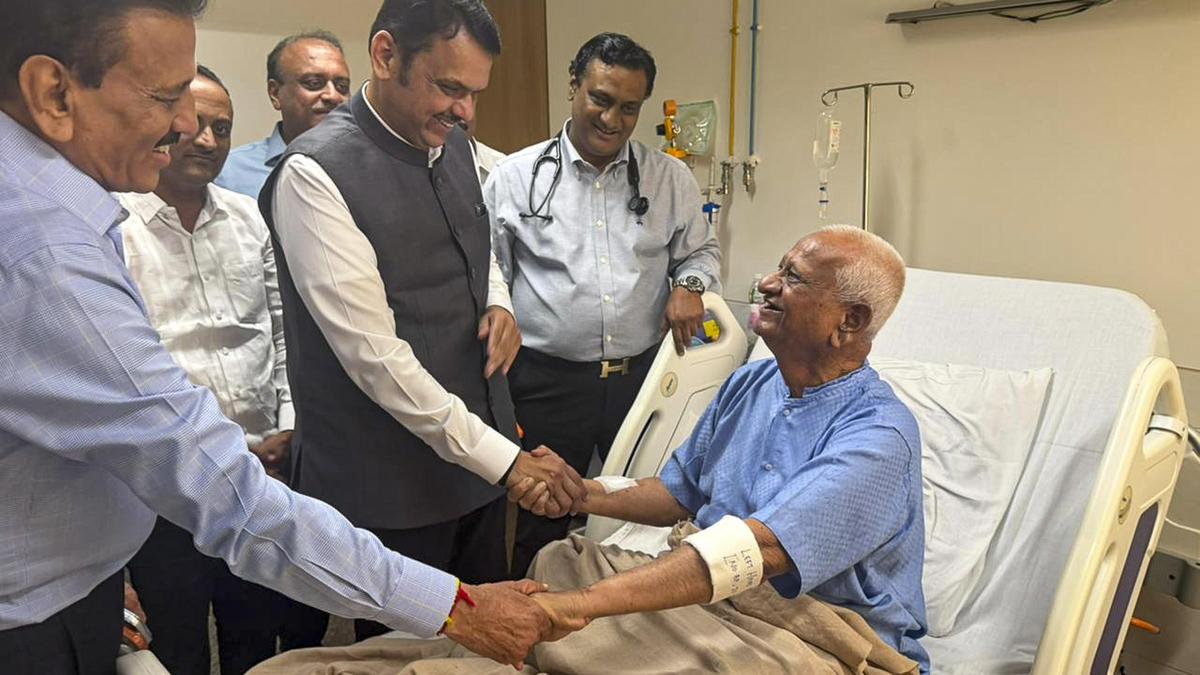 Anna Hazare’s health improving, to remain in Mumbai hospital for two days, says aide