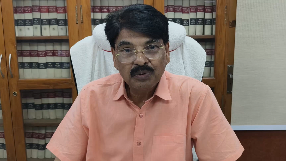 BCI chairman apologises to law students amid enrolment ban controversy
