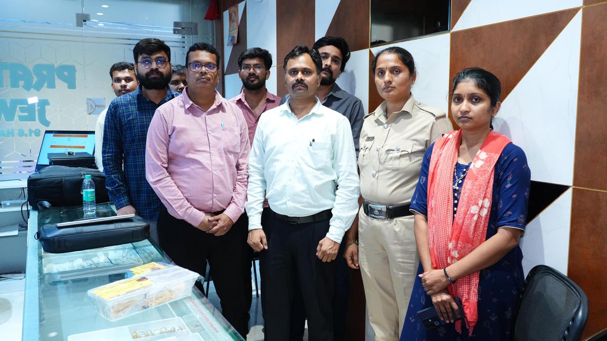 BIS conducts search and seizure at Mysuru jewellery shop