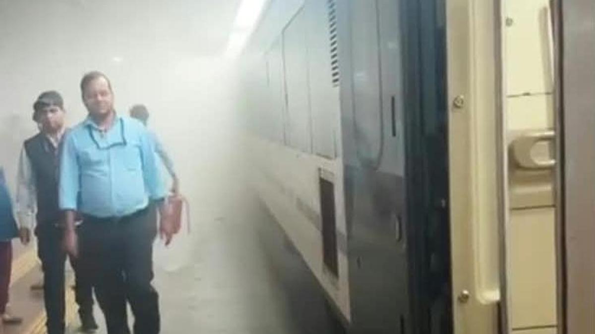 Smoke from hot box delays Narsapur-Chennai Vande Bharat Express by four hours at Vijayawada