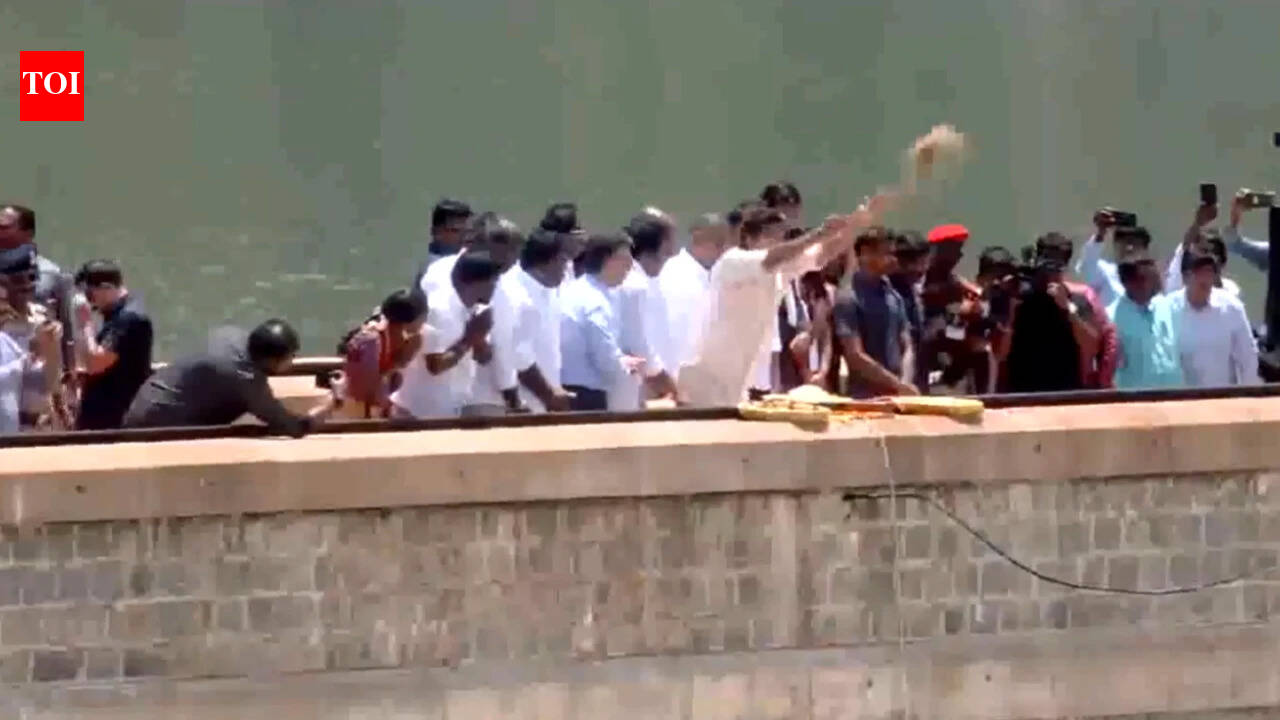 Vijay opens Mettur dam, brings Cauvery water to Tamil Nadu delta farmers