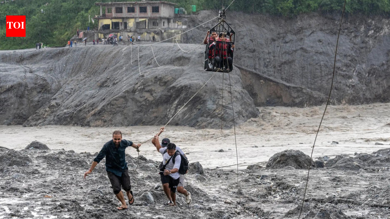 India pledges help to rebuild school in flood-ravaged Nepal