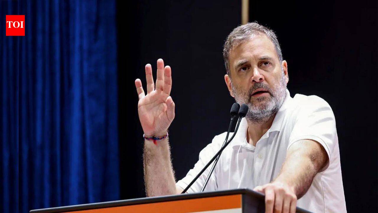 'Chhatron ki Goonj' reaches Indore as Rahul eyes BJP's vulnerabilities with "best city" as example