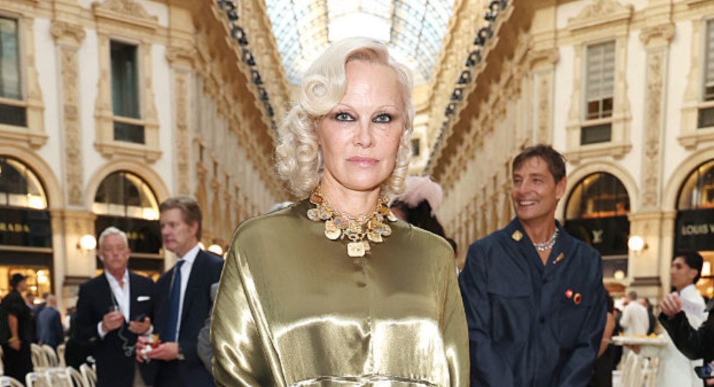 Is Pamela Anderson Making Up With Makeup?