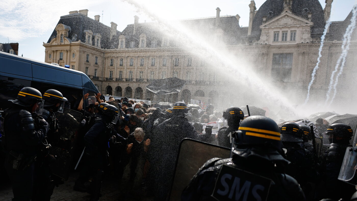 France's police fire tear gas and water cannons as school protests sweep the country – NPR