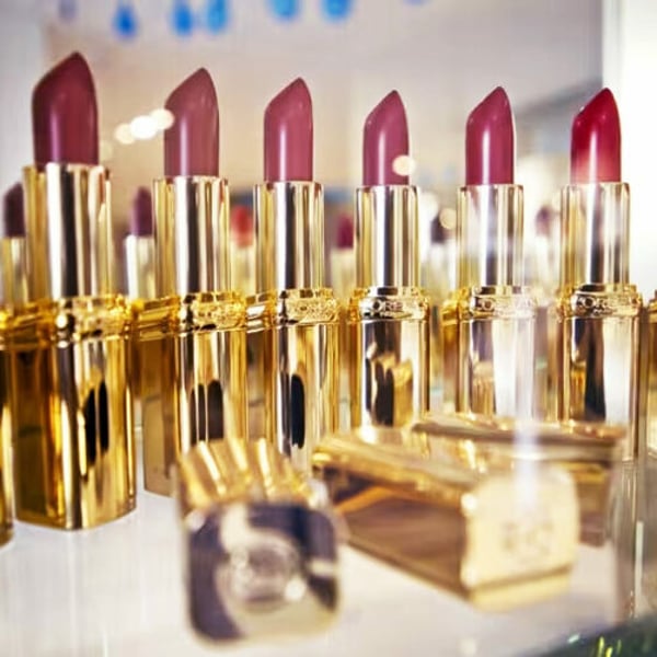 French cosmetics facing delays clearing China customs, says industry association – FashionNetwork USA