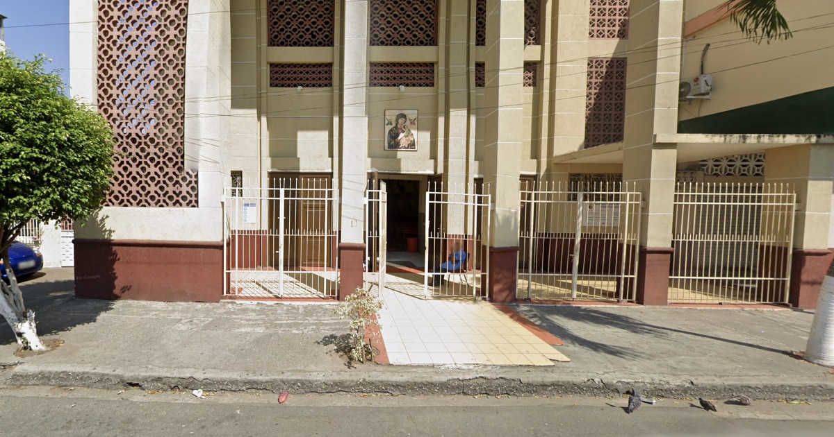 Priest in Ecuador dies after crucifix falls on him during livestreamed Mass – NBC News