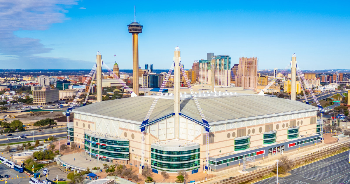 Service member dies after falling during demonstration before college football game in San Antonio – NBC News