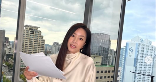 Kim Joo-hee Launches Skincare Brand November – 조선일보