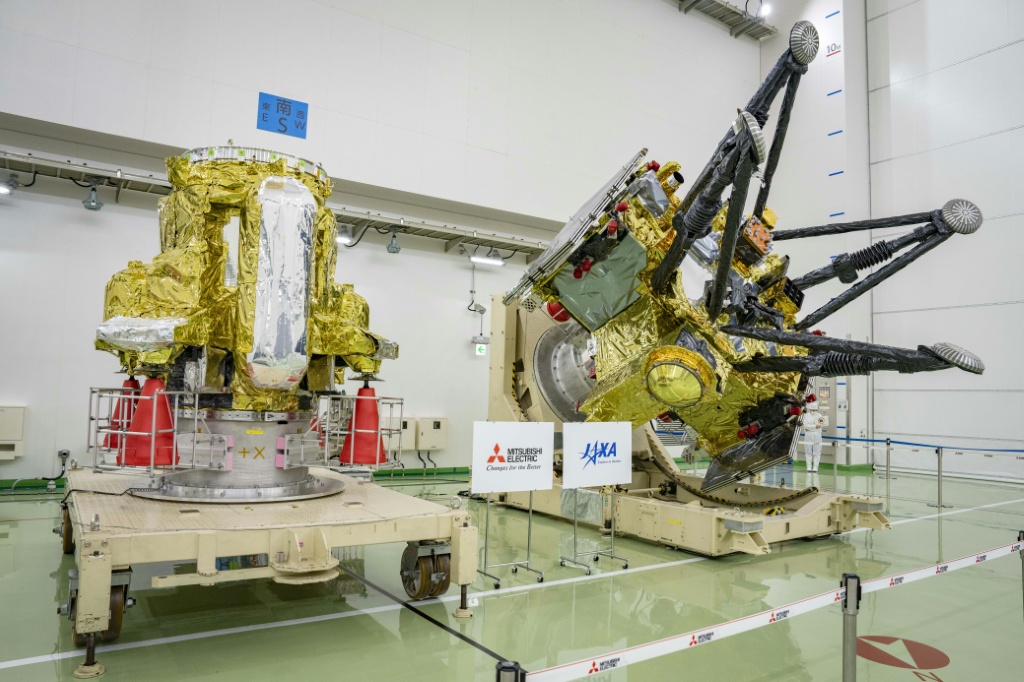 Japan probe on its way to Mars moon – AFP.com