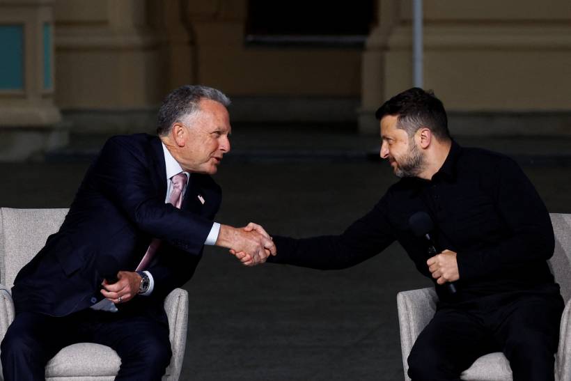 Can Zelenskiy Repair Ties With Trump as US-Russia Relations Warm? – Modern Diplomacy
