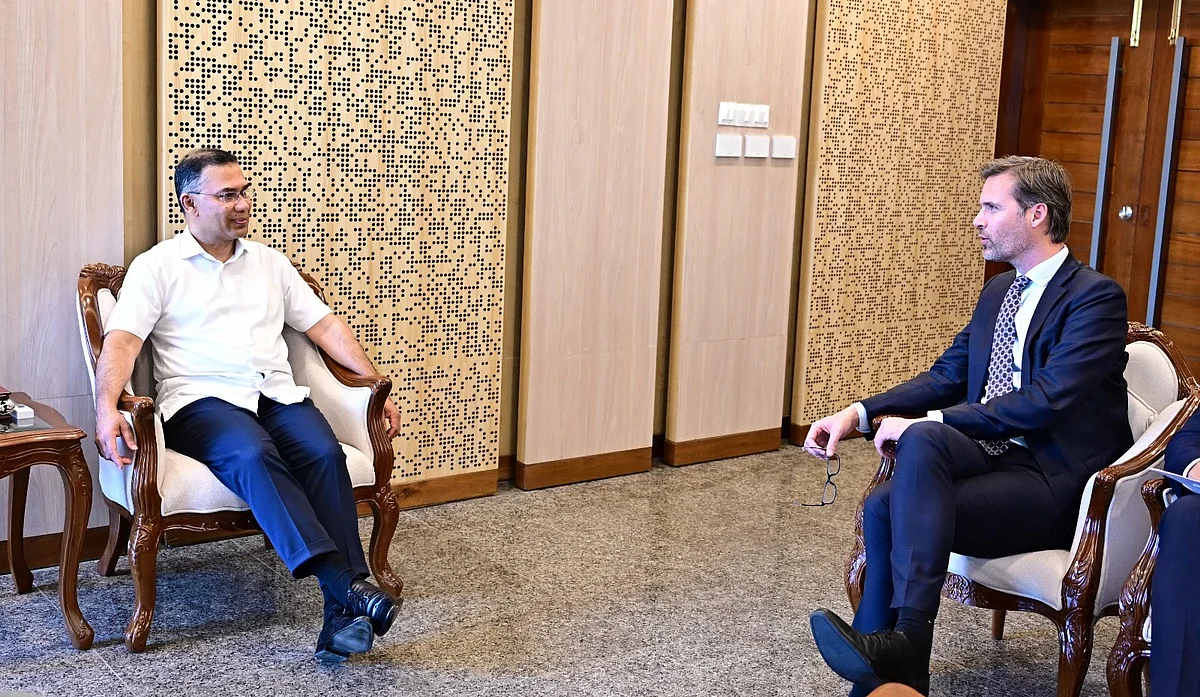 PM welcomes Dutch interest in Teesta project feasibility study