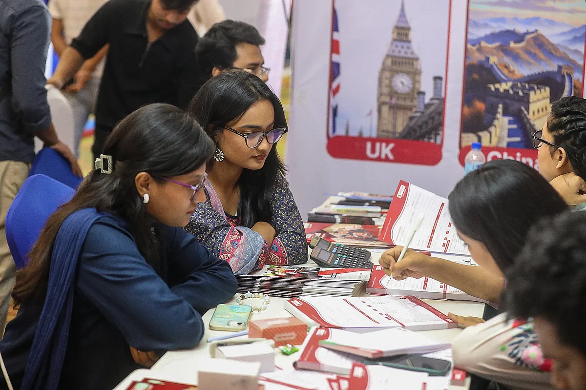 Students looking to higher education abroad