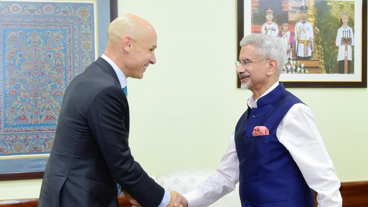 Jaishankar meets Swift CEO in Delhi
